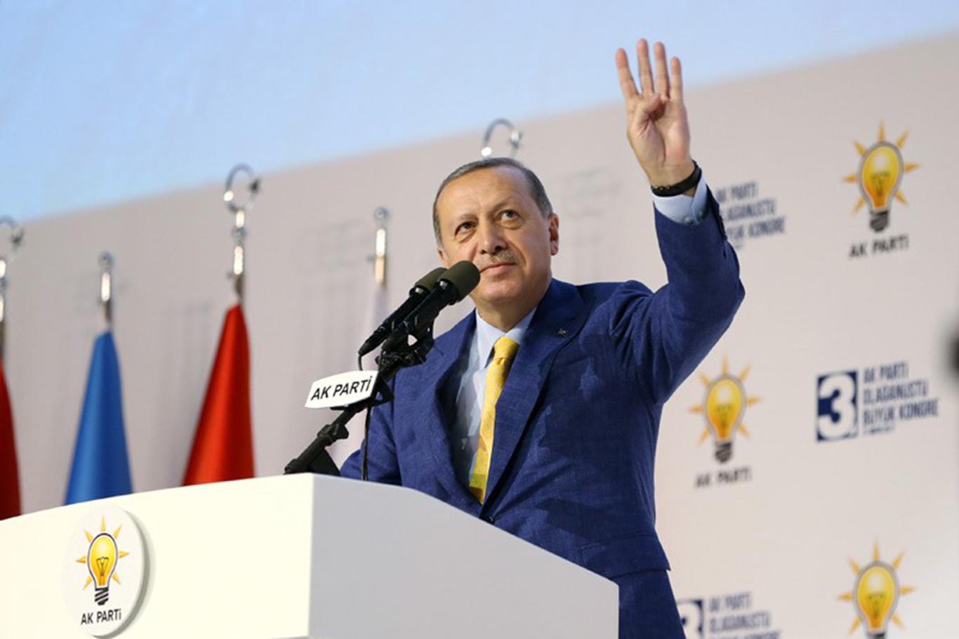 Cumhurbaşkanı Erdoğan yeniden AK Parti'nin Genel Başkanı oldu Cumhurbaşkanı Erdoğan yeniden AK Parti'nin Genel Başkanı oldu